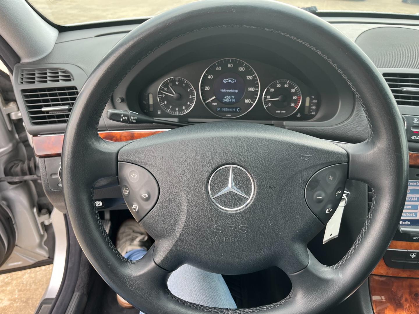 2005 SILVER /black Mercedes-Benz E-Class E500 (WDBUF70J45A) with an 5.0L V8 SOHC 24V engine, Automatic transmission, located at 14700 Tomball Parkway 249, Houston, TX, 77086, (281) 444-2200, 29.928619, -95.504074 - Photo#16